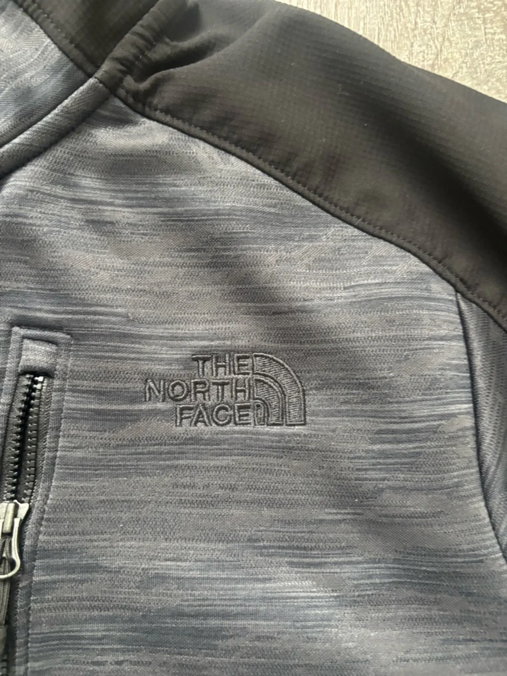 The North Face Men's Black & Charcoal Lightweight Jacket Size XL